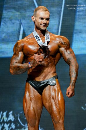 CLASSIC PHYSIQUE +178